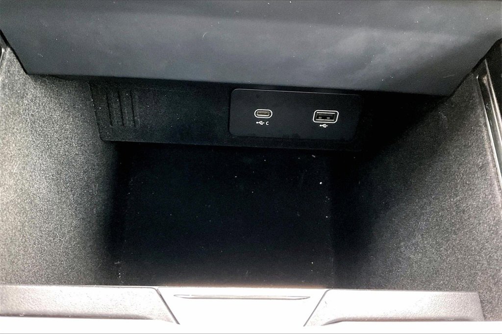 Used 2023 Land Rover Range Rover Sport SE Dynamic image 16