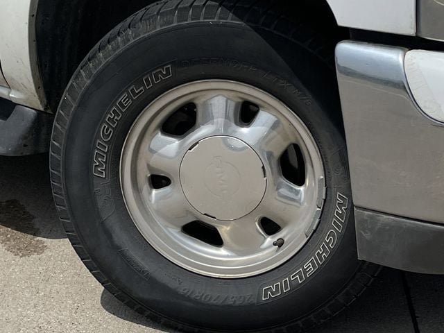 Used 2003 GMC Yukon XL SLT w/ 1SD Preferred Equipment Group RWD image 9