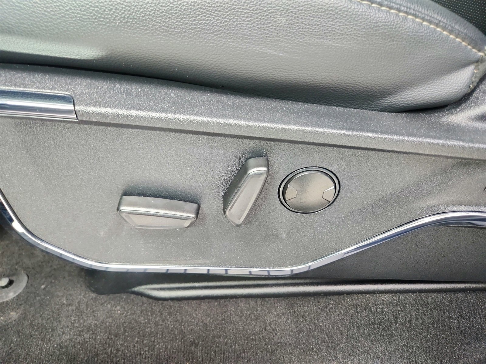 Used 2024 Ford F250 Lariat w/ Chrome Package image 20