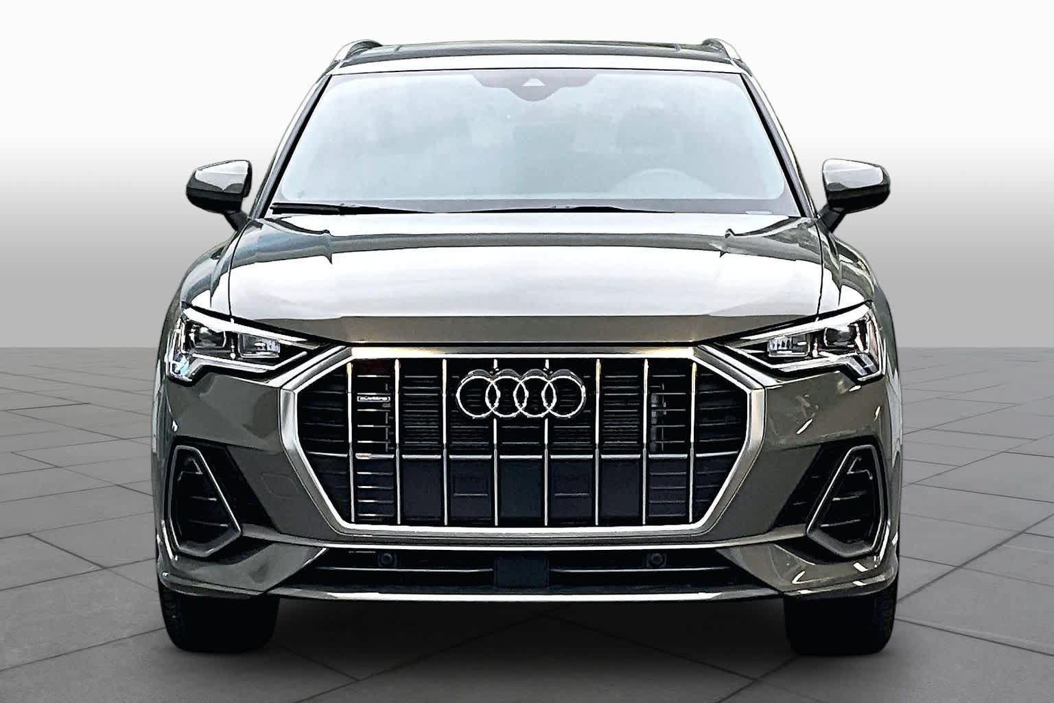 Used 2024 Audi Q3 2.0T Premium w/ Convenience Package AWD/4WD image 4