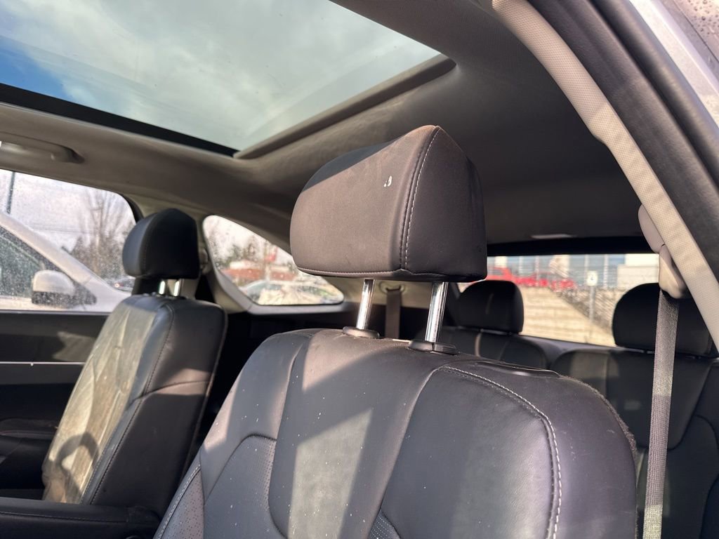 Used 2025 Kia Sorento EX w/ EX Panoramic Sunroof Package image 8