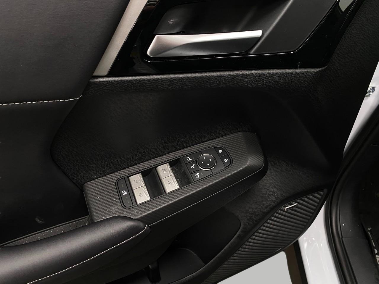 New 2026 Mitsubishi Outlander AWD image 32