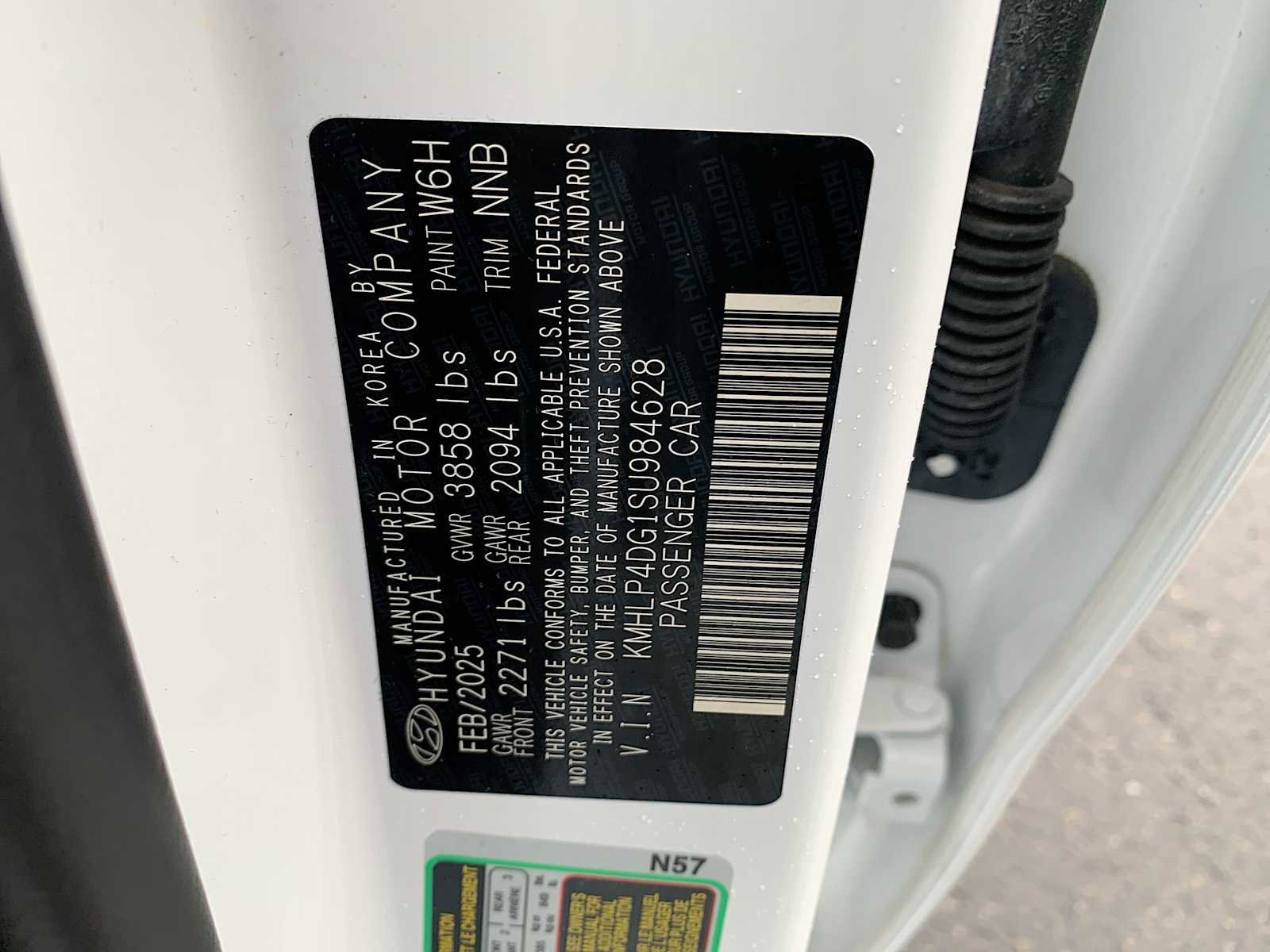 Used 2025 Hyundai Elantra Limited image 34