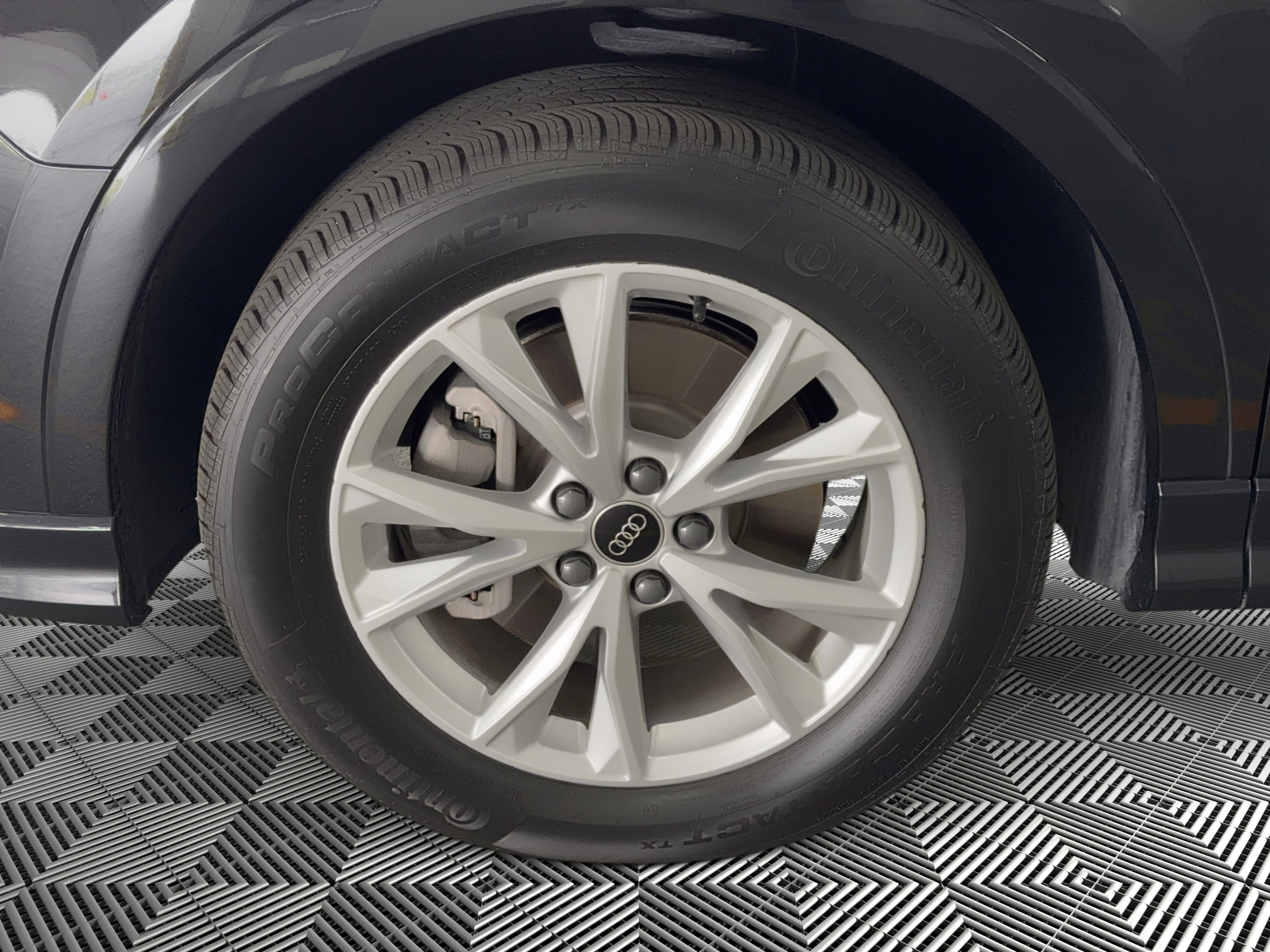 Certified 2025 Audi Q3 2.0T Premium w/ Convenience Package image 12