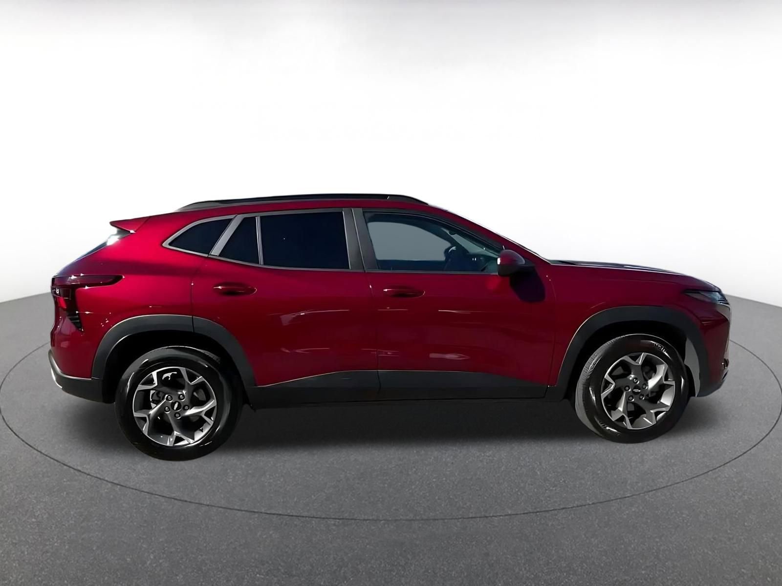 Used 2025 Chevrolet Trax LT image 16