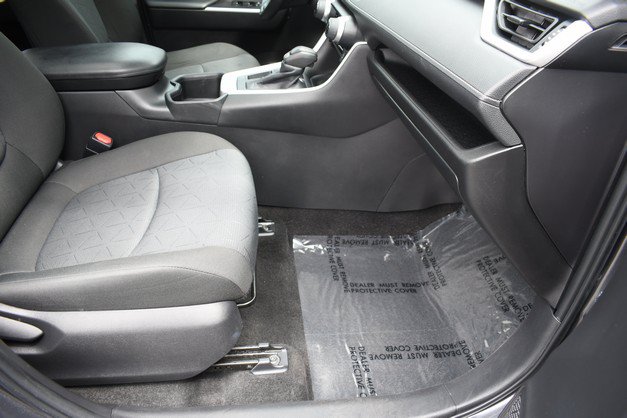 Certified 2022 Toyota RAV4 XLE w/ Convenience Package FWD image 26