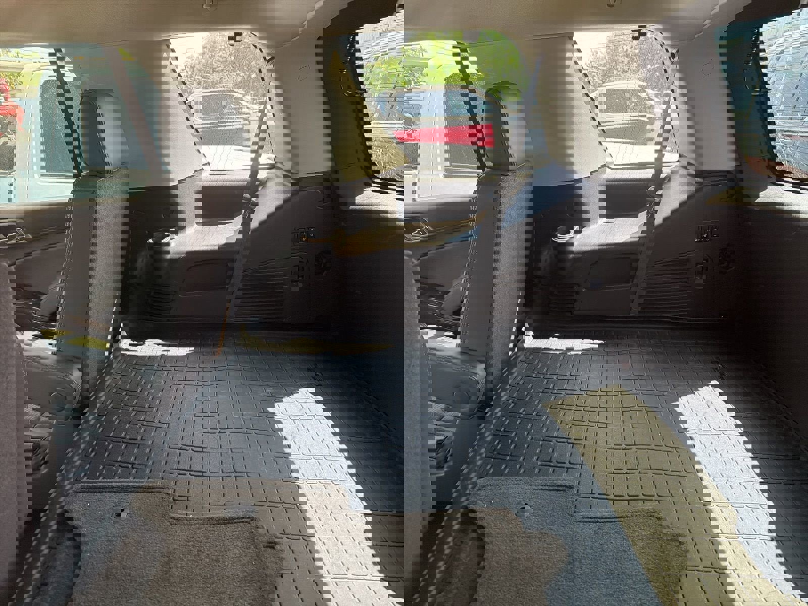 Used 2016 GMC Yukon Denali w/ Open Road Package image 7