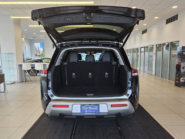 Certified 2025 Nissan Pathfinder SL AWD/4WD image 10