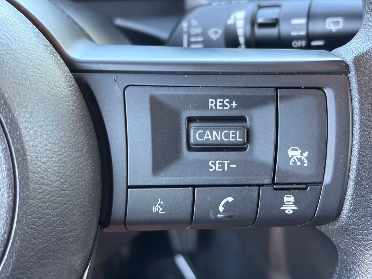 Certified 2025 Nissan Kicks SV FWD image 25