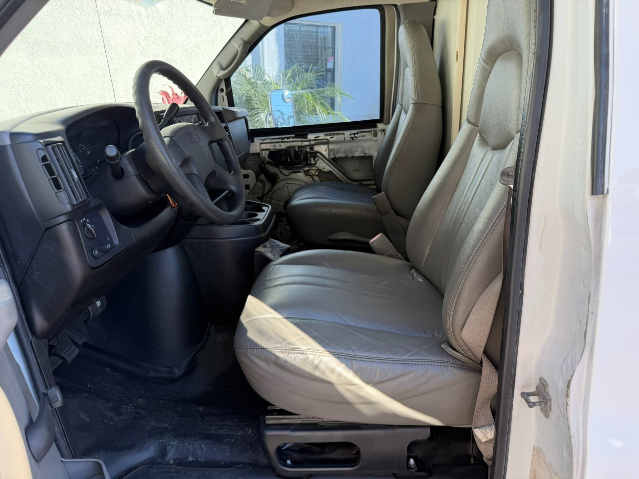 Used 2007 Chevrolet Express 3500 image 18