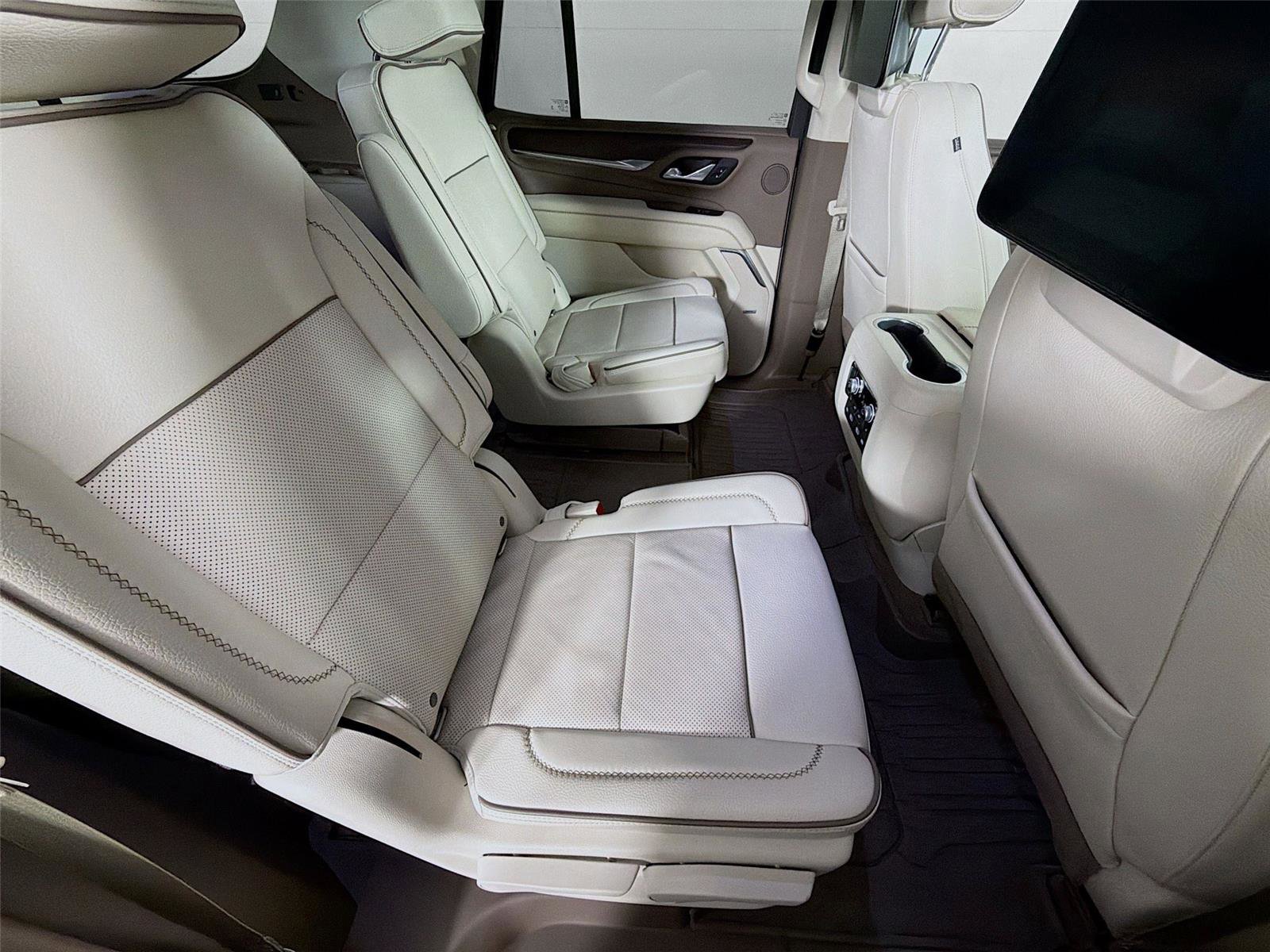 Used 2021 GMC Yukon Denali w/ Denali Ultimate Package image 31