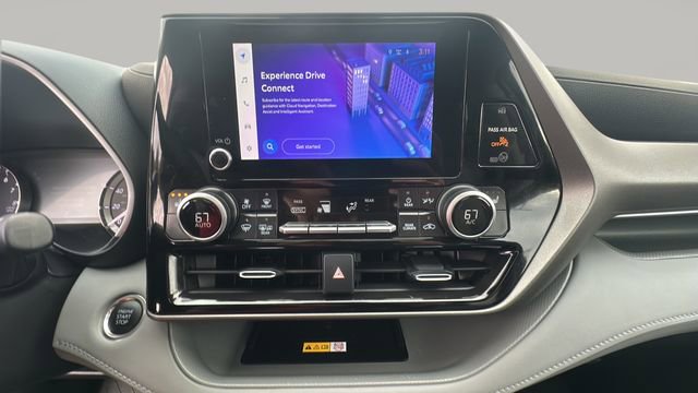 Used 2025 Toyota Highlander XLE FWD image 15