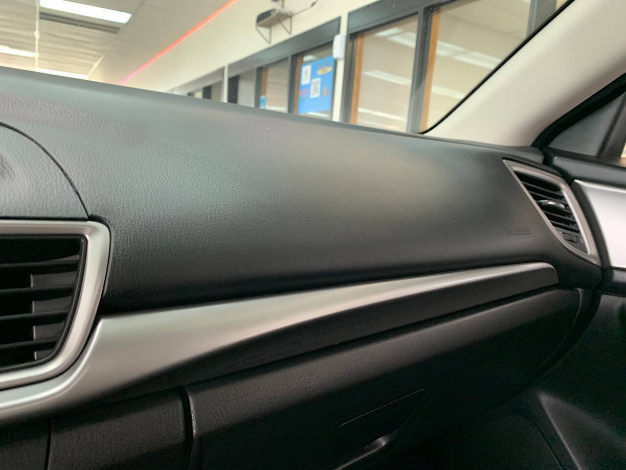 Used 2017 MAZDA MAZDA3 Touring FWD image 15
