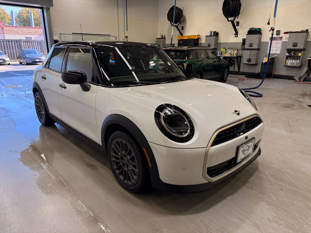 Used 2026 MINI Cooper 4-Door Hardtop FWD image 7