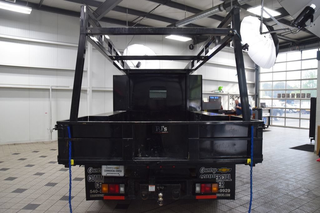 Used 2025 Chevrolet Low Cab Forward 5500XD RWD image 4