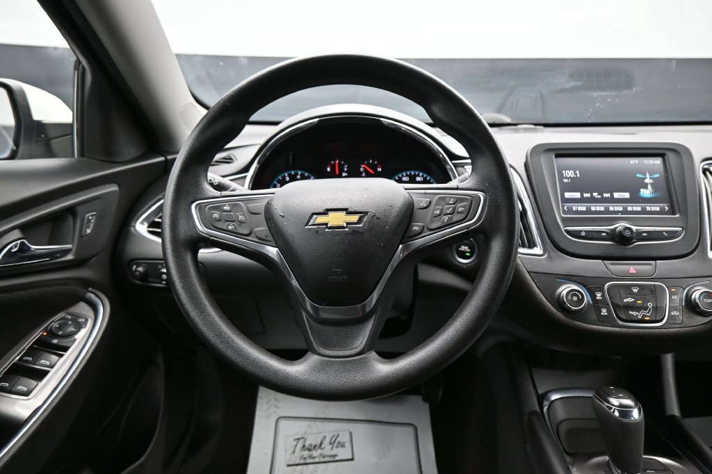 Used 2018 Chevrolet Malibu LT FWD image 15