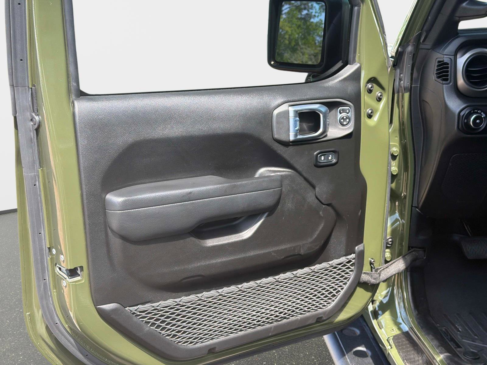 Used 2022 Jeep Wrangler Unlimited Sport AWD/4WD image 18