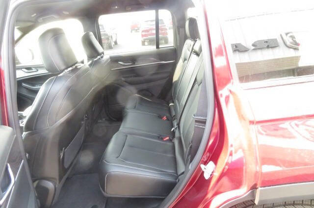 New 2025 Jeep Grand Cherokee Limited image 12