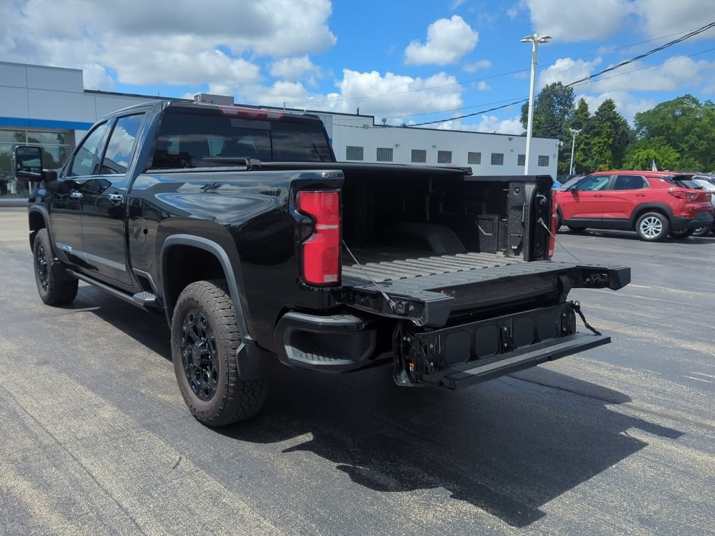 Certified 2025 Chevrolet Silverado 3500 High Country w/ High Country Premium Package AWD/4WD image 7