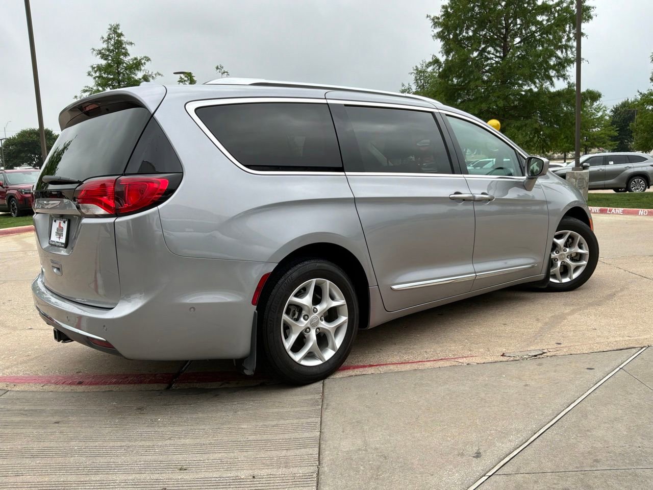Used 2017 Chrysler Pacifica Touring-L Plus w/ Advanced Safetytec Group image 6