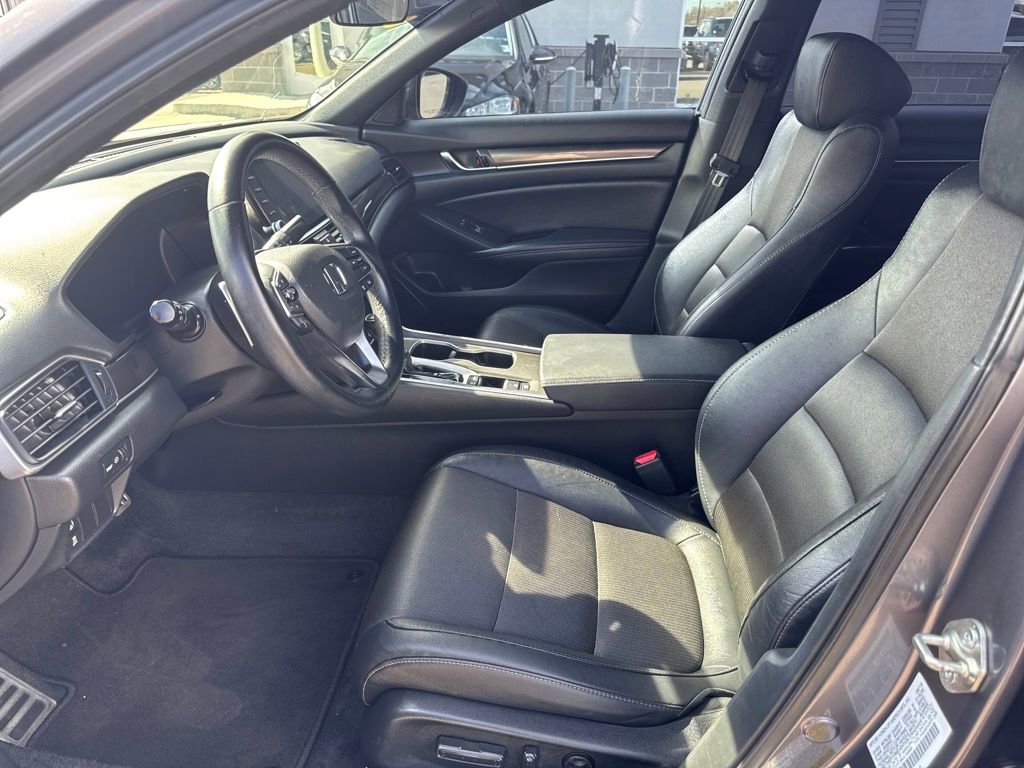 Used 2019 Honda Accord Sport image 9