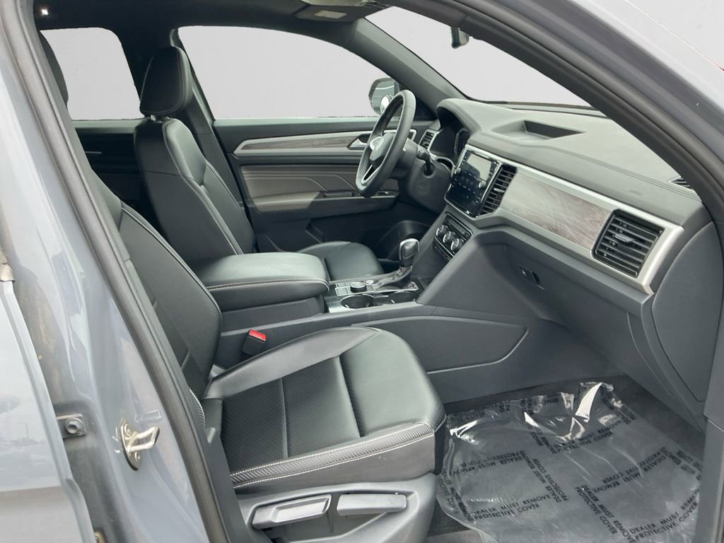 Used 2022 Volkswagen Atlas Cross Sport SE image 15