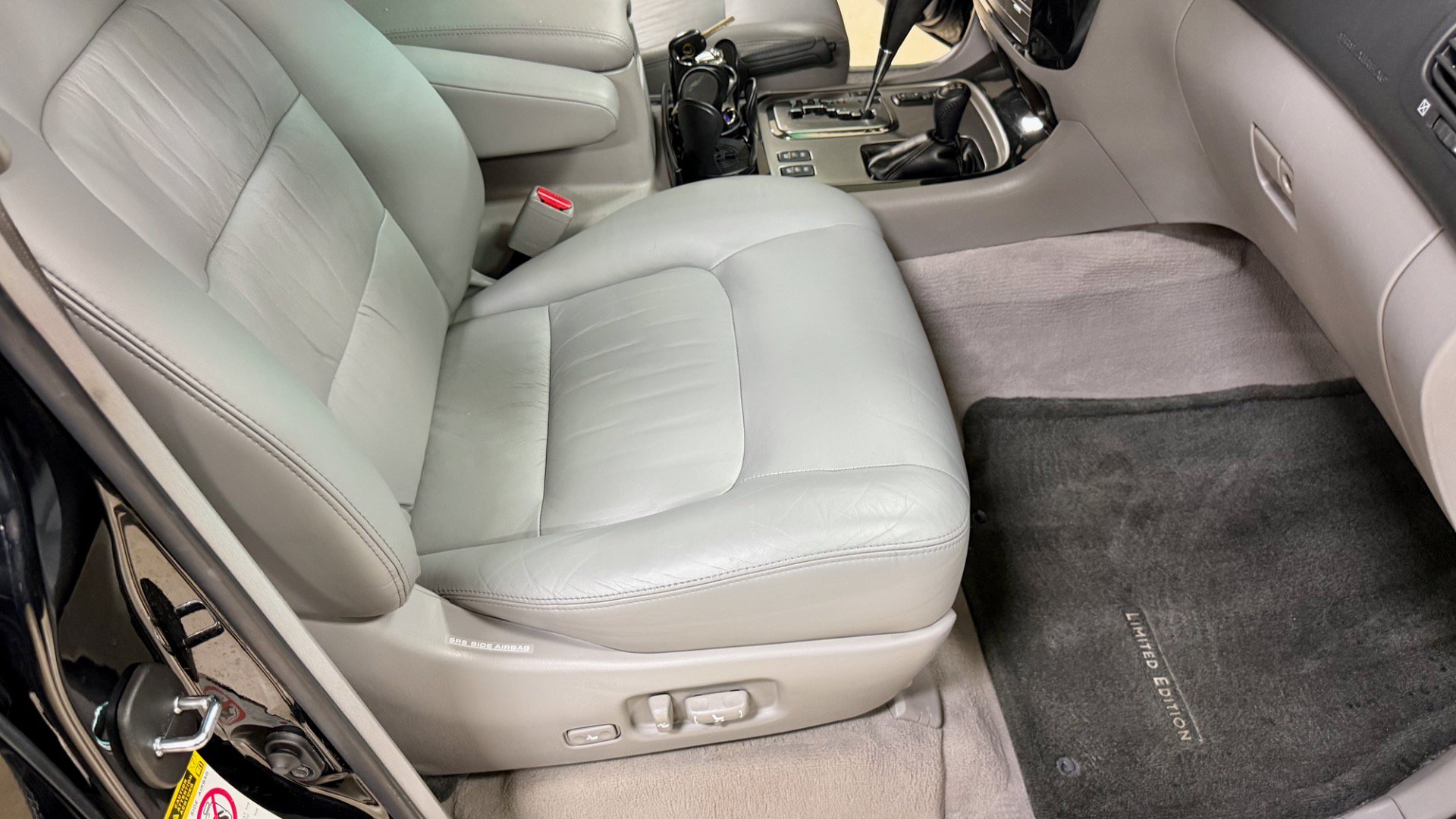 Used 2007 Lexus LX 470 4WD w/ Limited Edition image 33