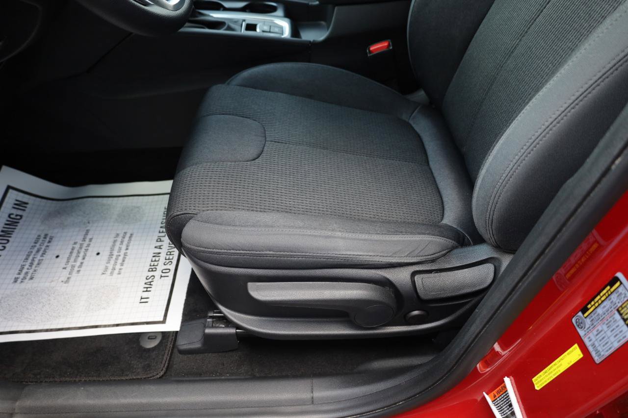 Used 2020 Hyundai Santa Fe SE image 6