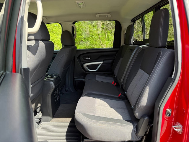 Used 2021 Nissan Titan SV w/ SV Convenience Package AWD/4WD image 17
