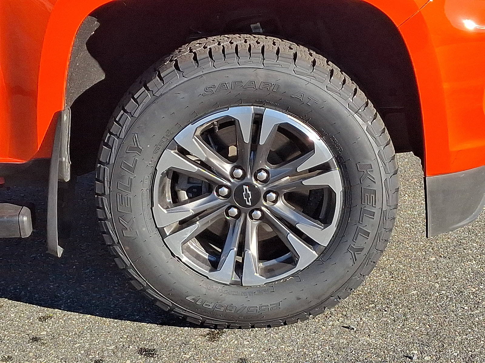 Used 2021 Chevrolet Colorado Z71 w/ Safety Package AWD/4WD image 9