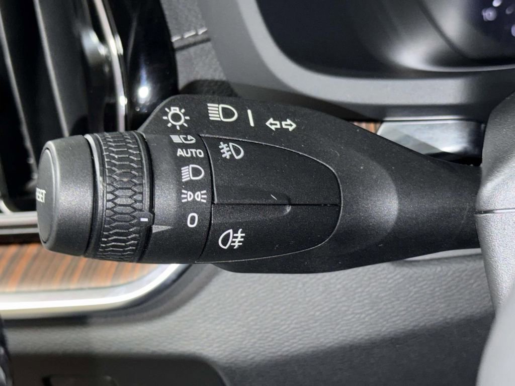 Used 2023 Volvo S60 B5 Ultimate w/ Protection Package Premier FWD image 27