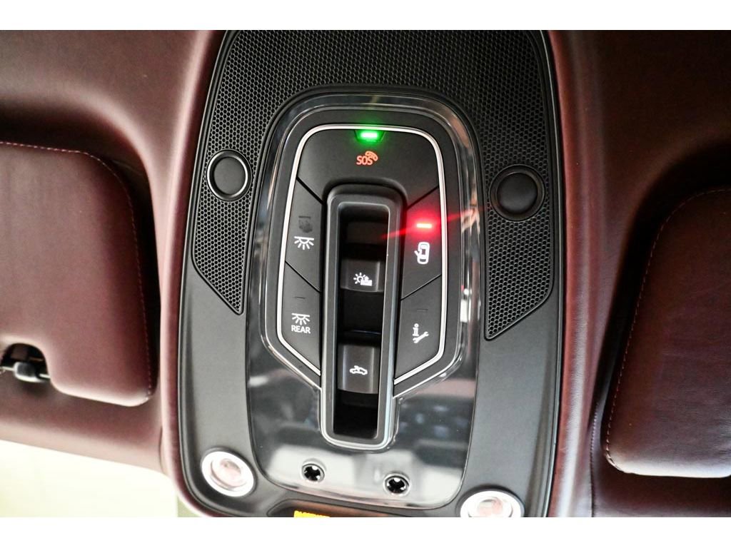 Used 2025 Lamborghini Urus SE image 83