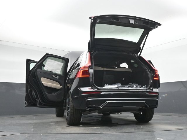 New 2027 Volvo XC60 B5 Core AWD/4WD image 54