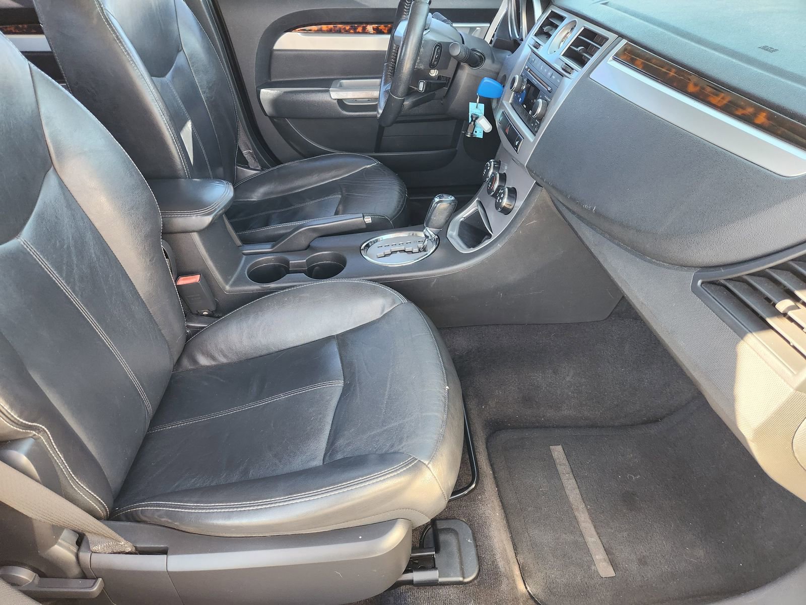 Used 2010 Chrysler Sebring Limited image 17