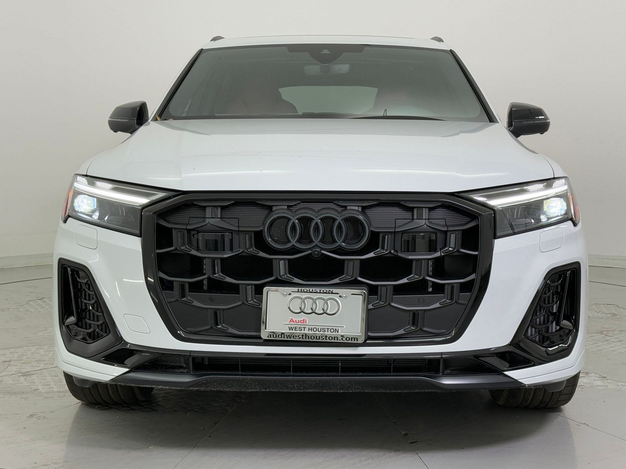 New 2026 Audi SQ7 Premium Plus AWD/4WD image 6