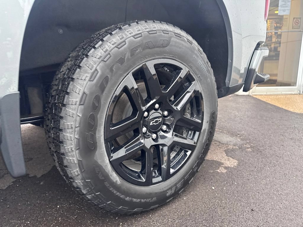 Used 2024 Chevrolet Silverado 1500 Custom AWD/4WD image 27