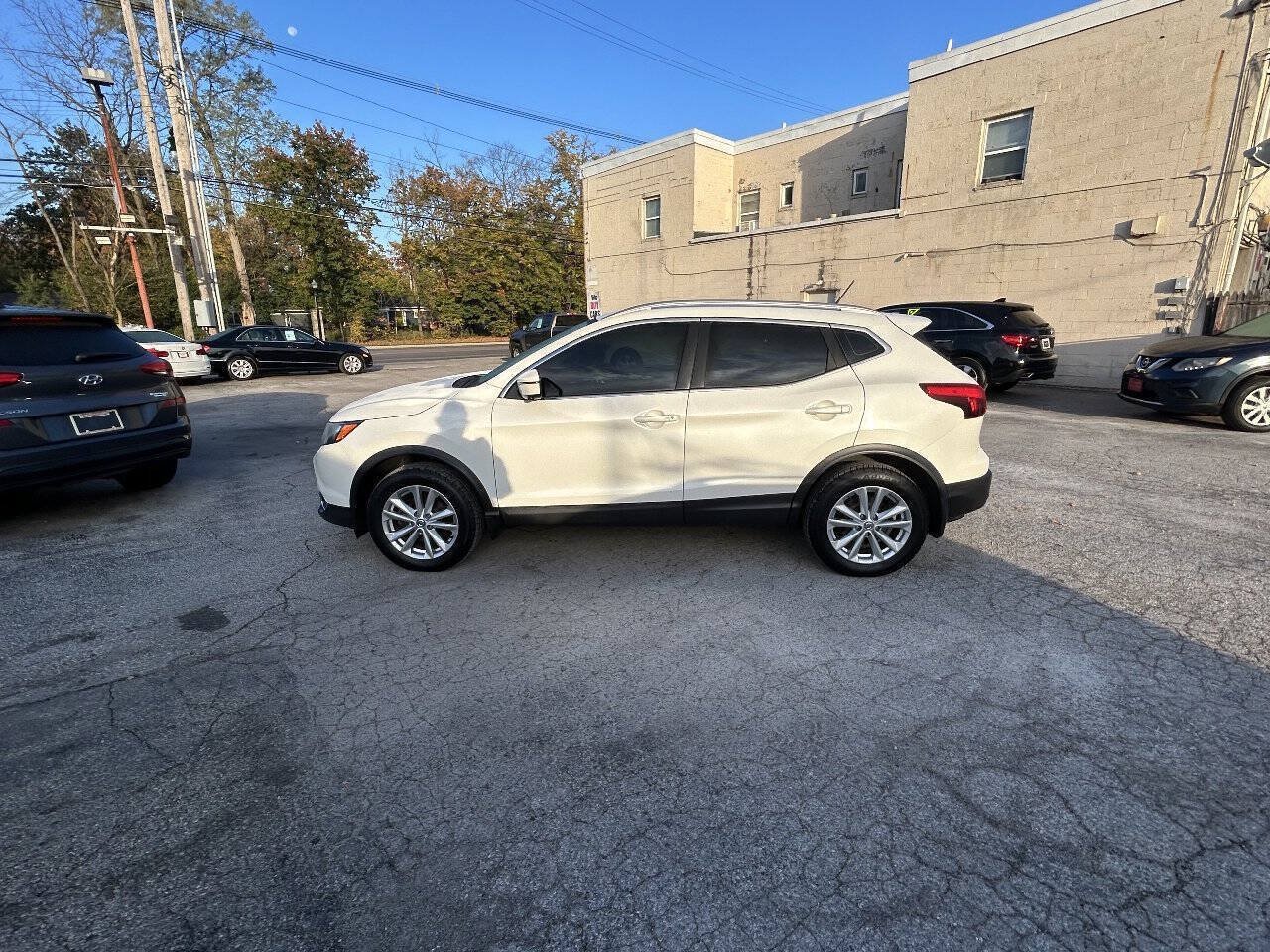 Used 2017 Nissan Rogue Sport SV w/ SV Premium Package AWD/4WD image 4