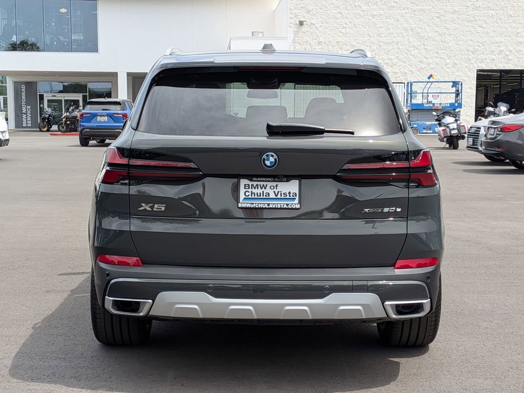 New 2026 BMW X5 xDrive50e image 7