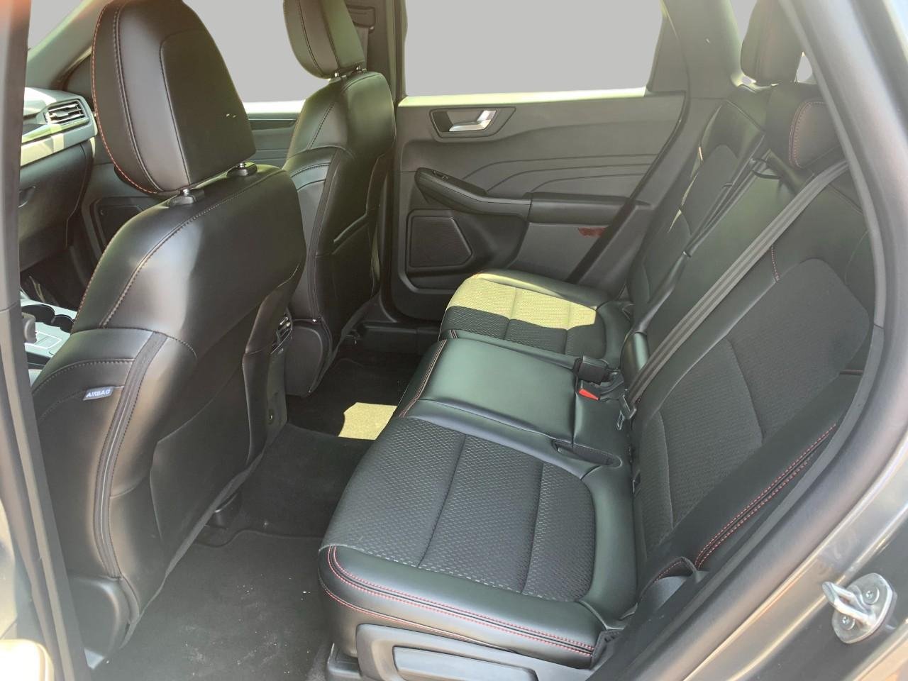 Used 2025 Ford Escape ST-Line AWD/4WD image 17