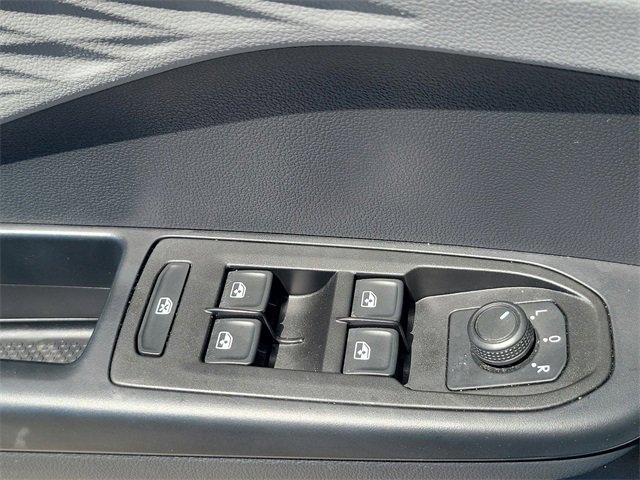 Used 2022 Volkswagen Taos S image 14