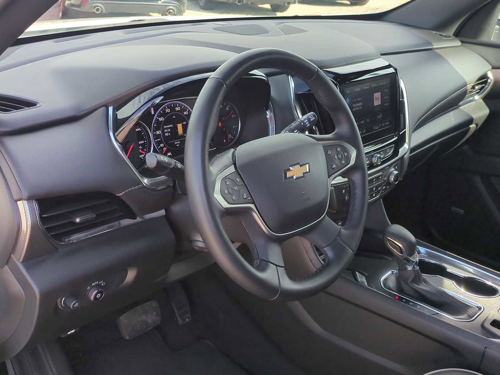 Used 2023 Chevrolet Traverse Premier image 10