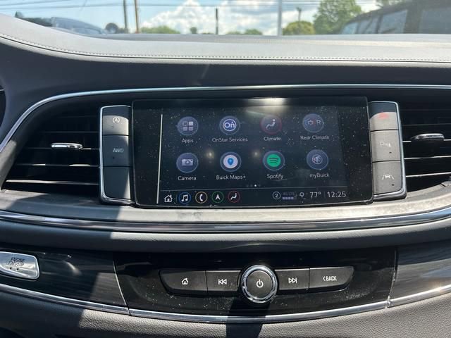 Used 2024 Buick Enclave Premium image 17