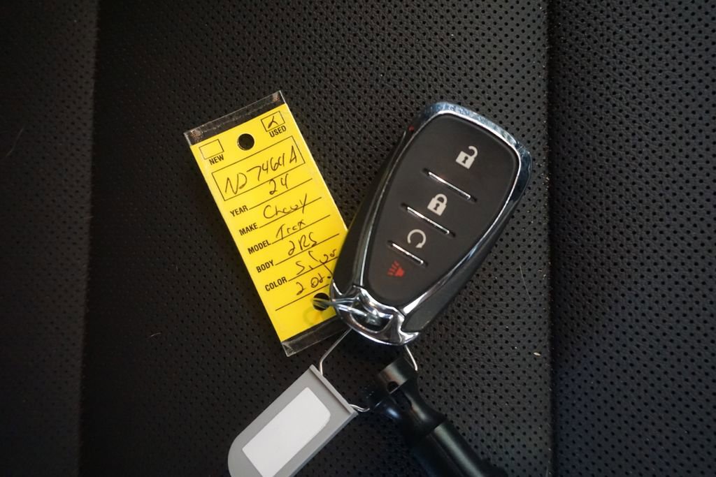 Used 2024 Chevrolet Trax RS w/ Sunroof Package FWD image 24