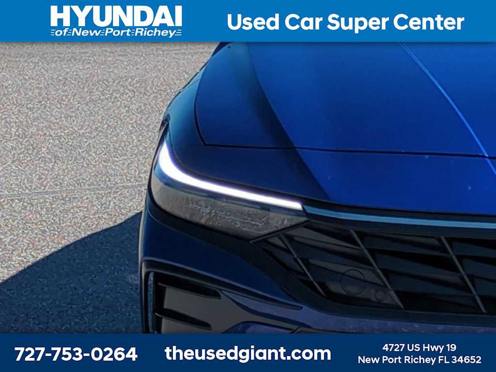 Used 2025 Hyundai Elantra SEL FWD image 9