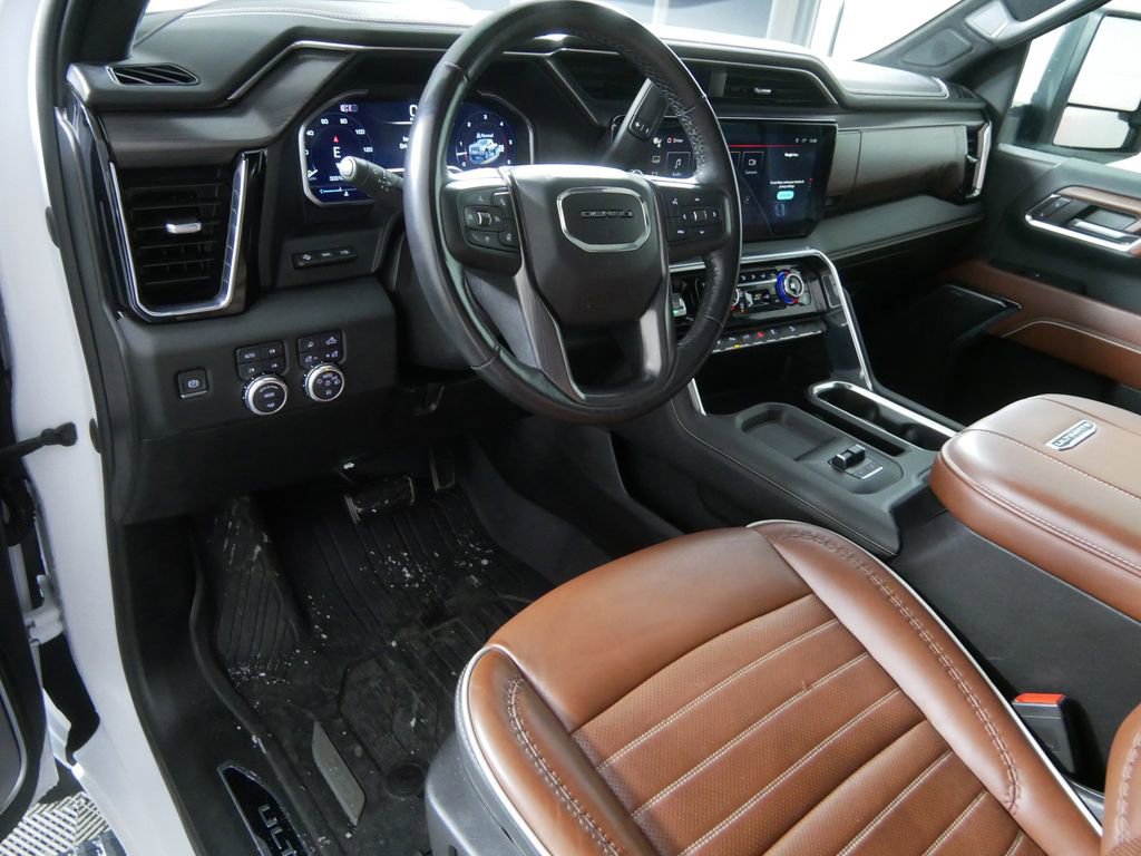 Used 2024 GMC Sierra 3500 Denali Ultimate image 12