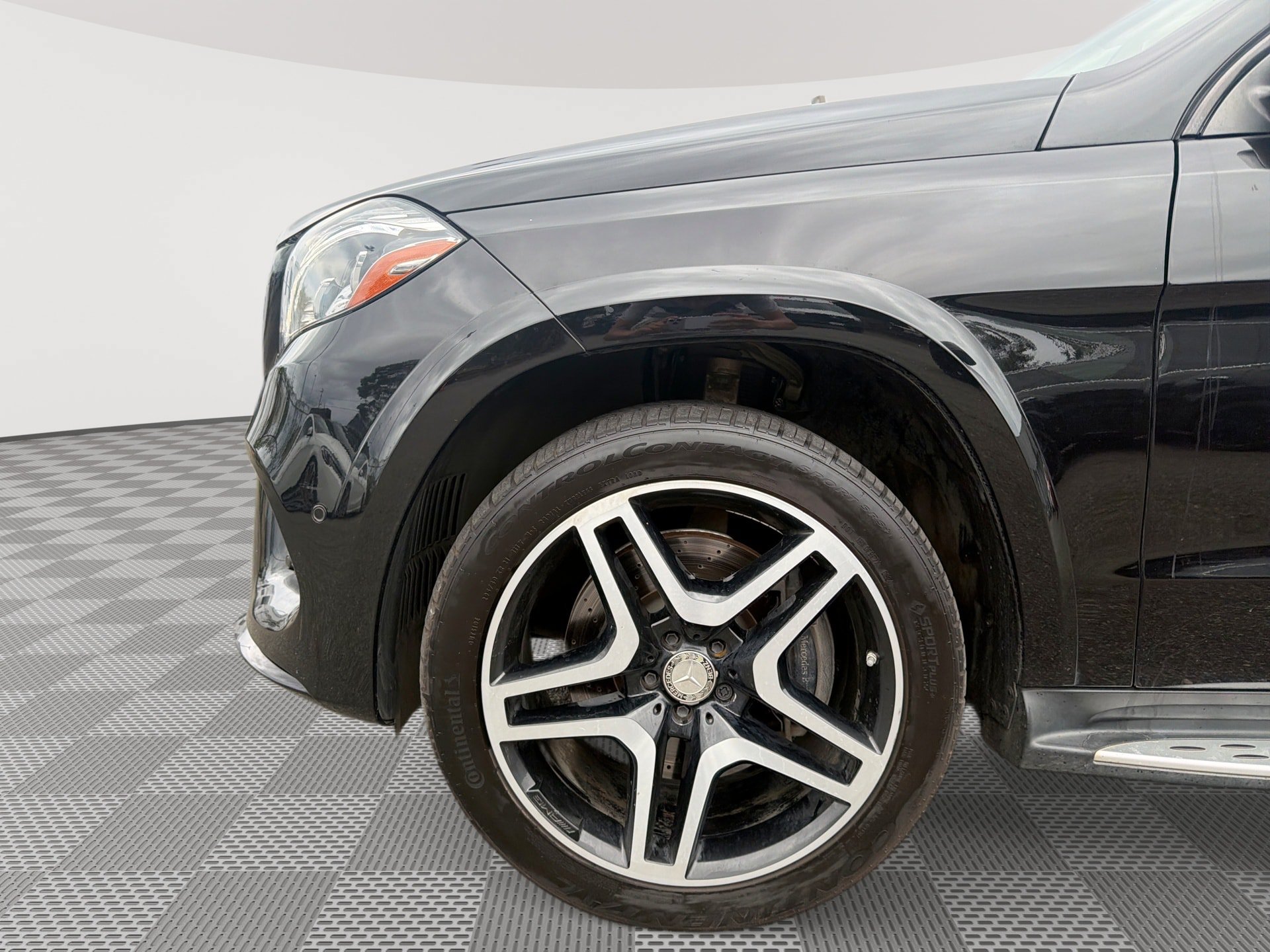 Used 2017 Mercedes-Benz GLS 550 4MATIC image 19