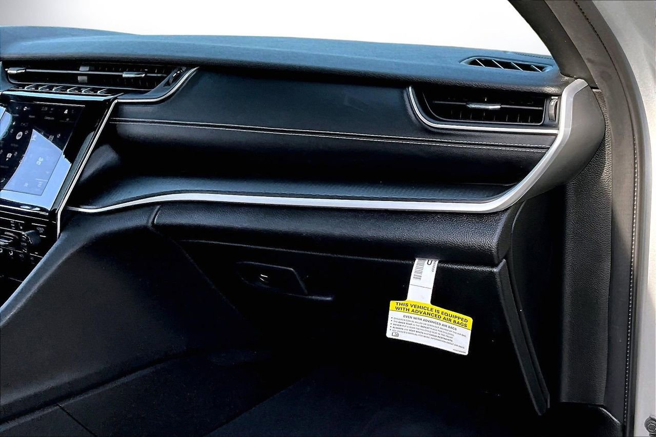 Certified 2023 Jeep Grand Cherokee Altitude image 20