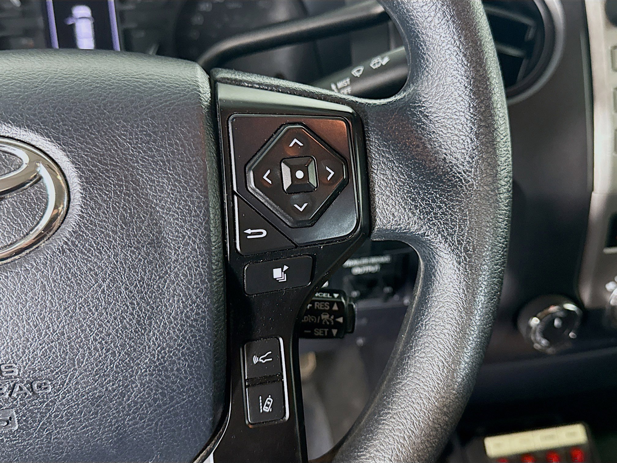 Used 2018 Toyota Tundra Limited image 15