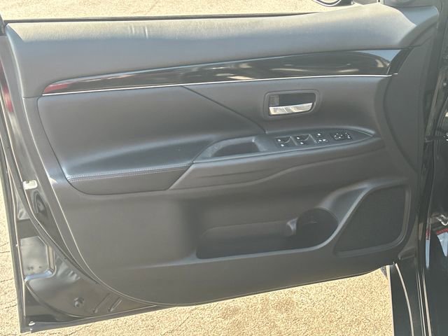 Used 2019 Mitsubishi Outlander SE image 11