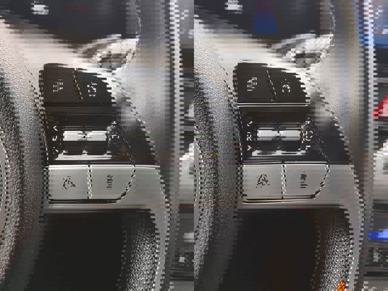 Used 2023 Hyundai Elantra Limited image 25